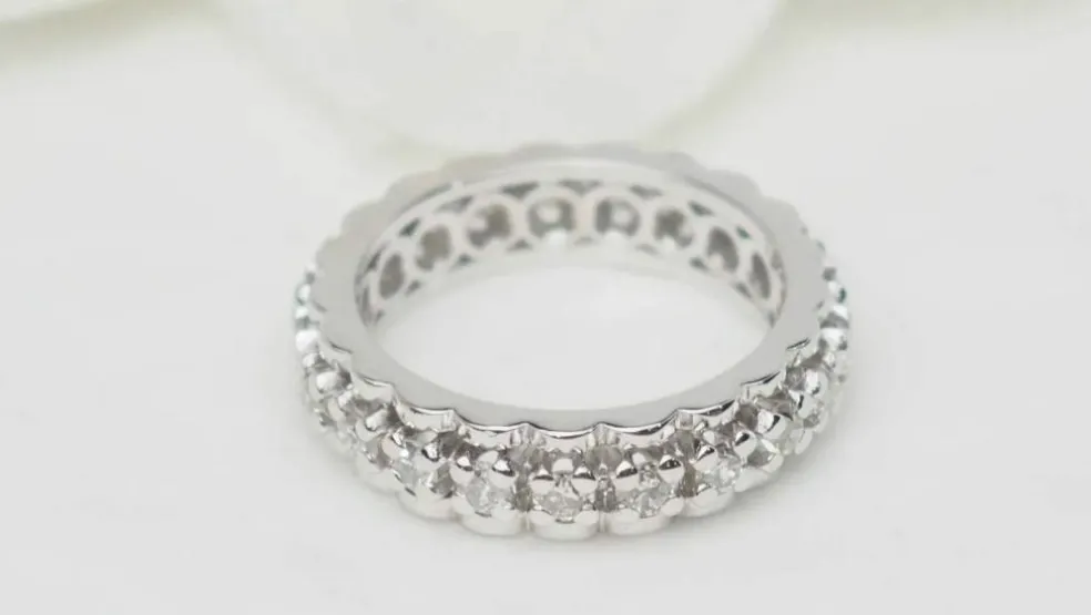 Alliance américaine ancienne or blanc et diamants