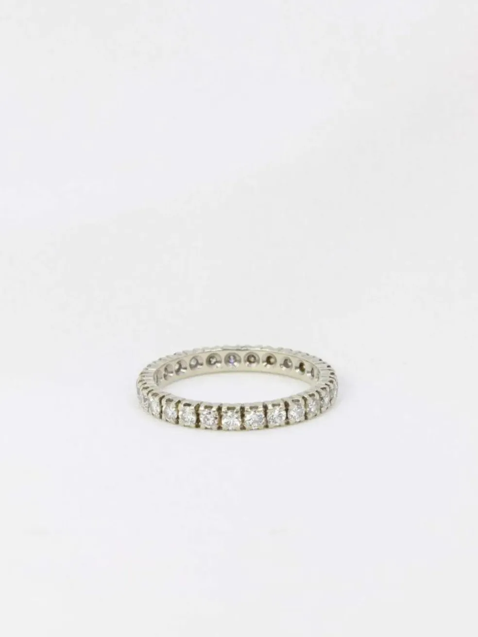 Alliance américaine en or blanc et diamants