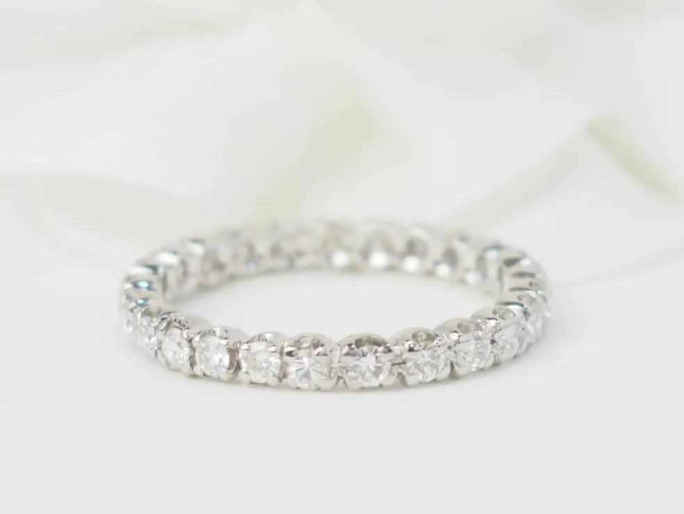Alliance américaine en or blanc et diamants 1ct