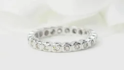 Alliance américaine en or blanc et diamants 0,22ct