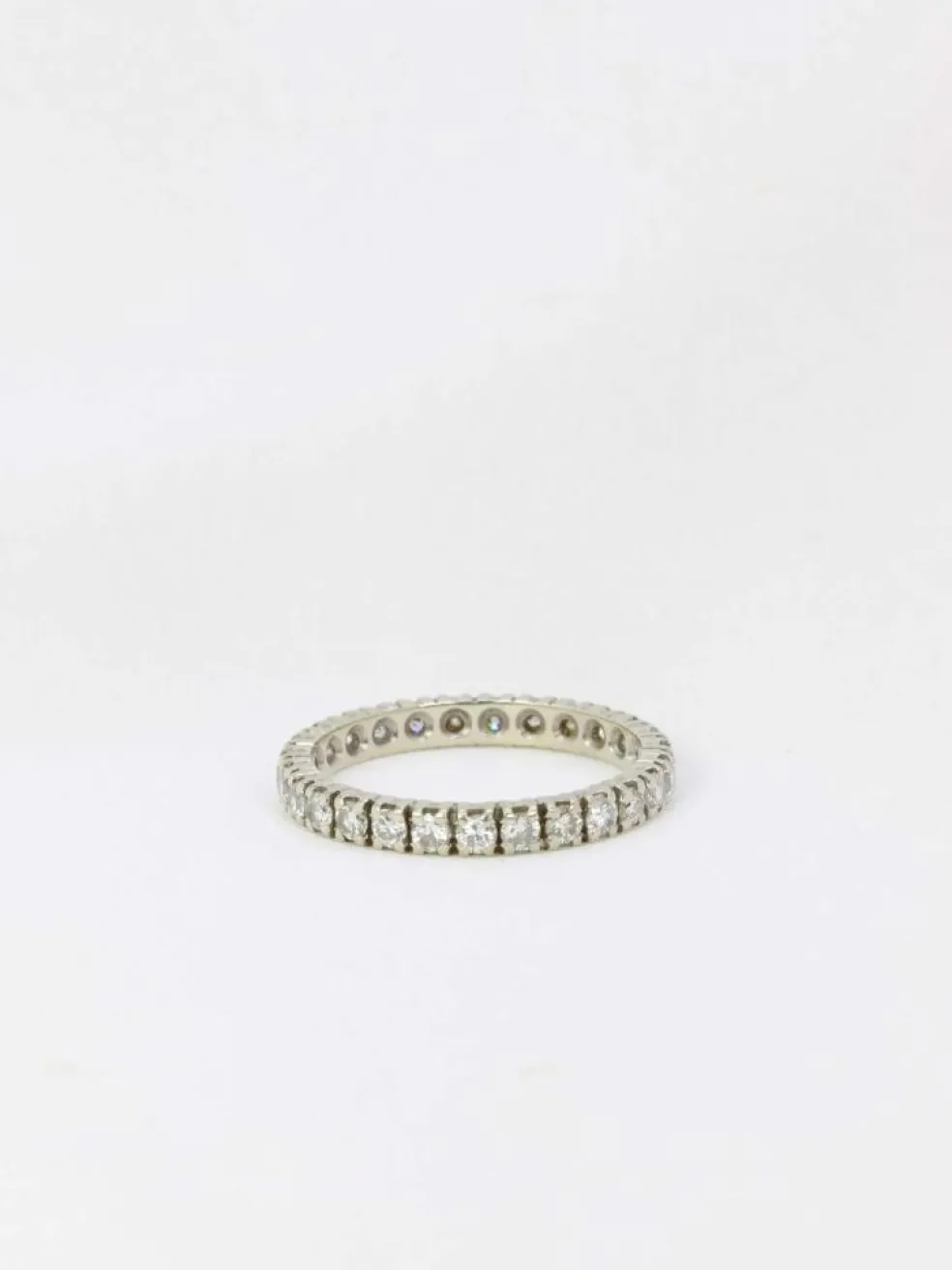 Alliance américaine en or blanc et diamants