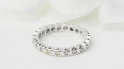 Alliance américaine en or blanc et diamants 0,22ct