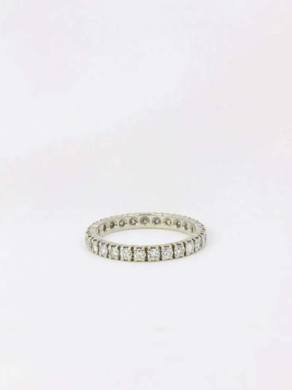 Alliance américaine en or blanc et diamants