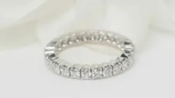 Alliance américaine en or blanc et diamants 1,30ct