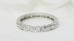 Alliance américaine en platine et diamants 0.80ct