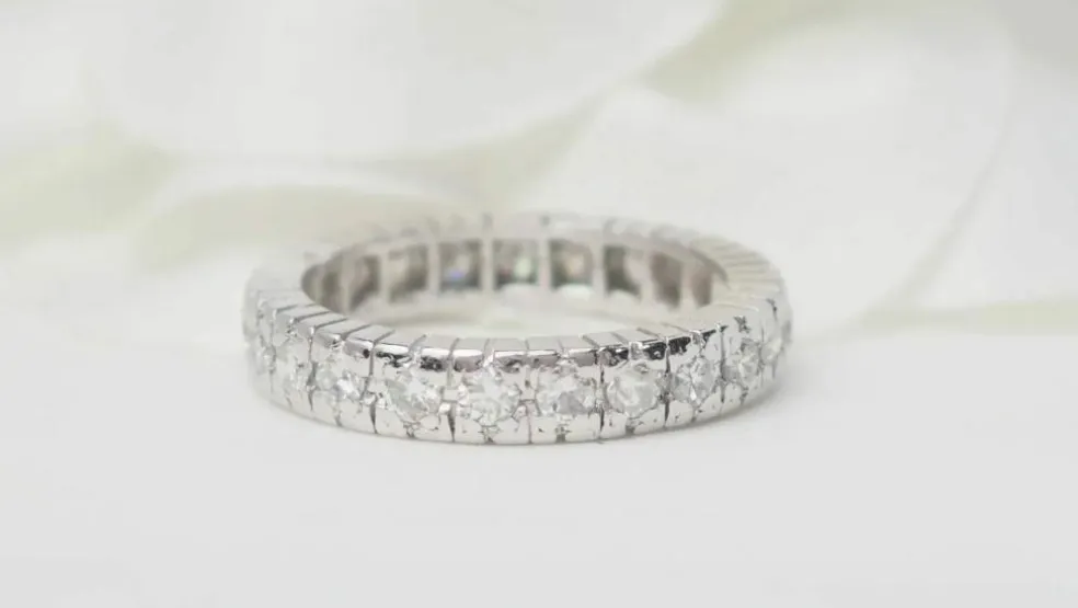 Alliance américaine en platine et diamants 0.92ct