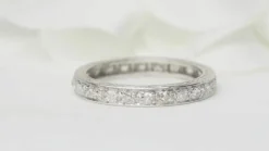 Alliance américaine en platine et diamants 0.80ct