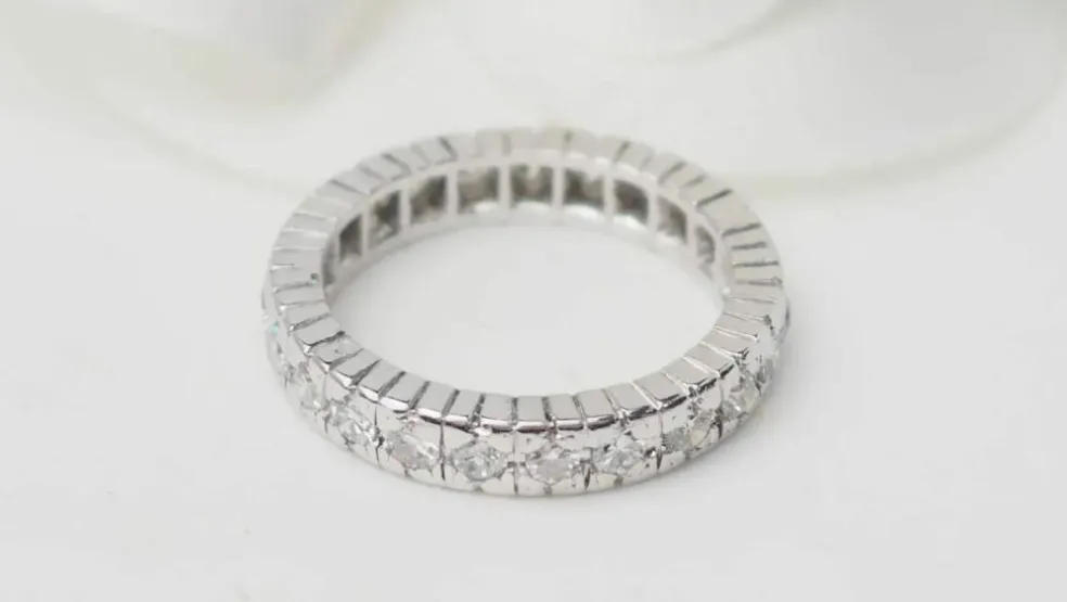 Alliance américaine en platine et diamants 0.92ct