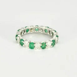 Alliance américaine or blanc diamants émeraudes
