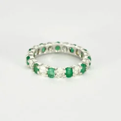 Alliance américaine or blanc diamants émeraudes