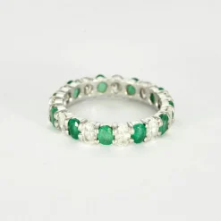 Alliance américaine or blanc diamants émeraudes