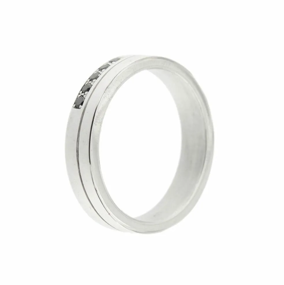Alliance avec diamants noirs