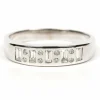 Alliance demi-américaine contemporaine en or blanc sertie de diamants