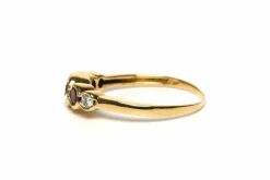 Alliance demi-américaine contemporaine en or jaune 18 carats sertie de rubis et de diamants