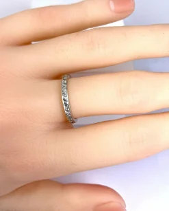Alliance en or blanc 18 carats et diamants