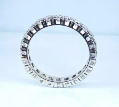 Alliance en or blanc 18 carats en diamants 1,50 carat