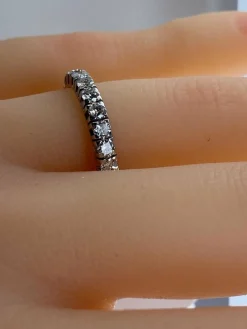 Alliance en or blanc 18 carats en diamants 1,50 carat