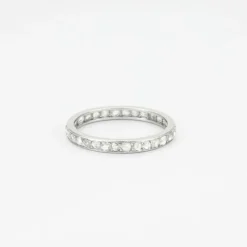 Alliance en Or blanc, diamants