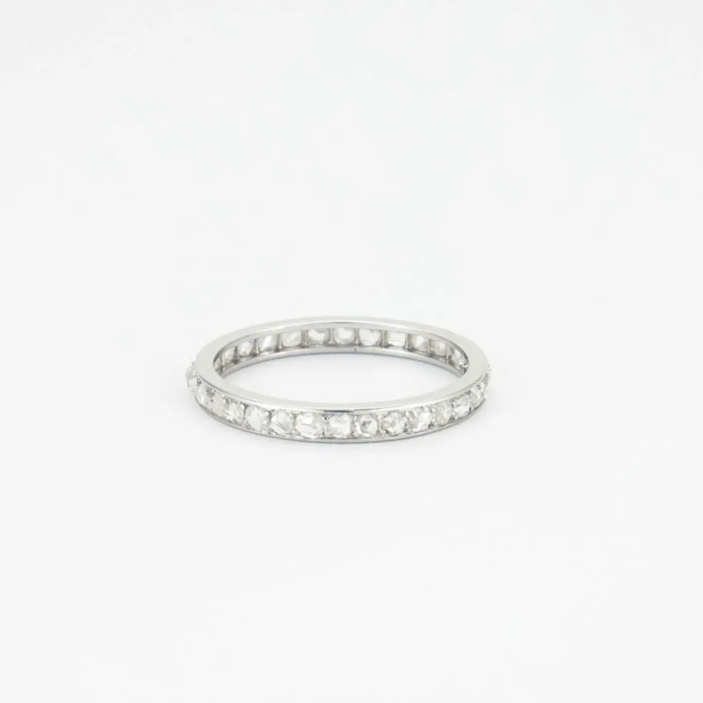 Alliance en Or blanc, diamants