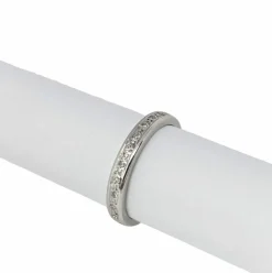 Alliance en or blanc et diamants