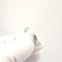 Alliance en or blanc et diamants