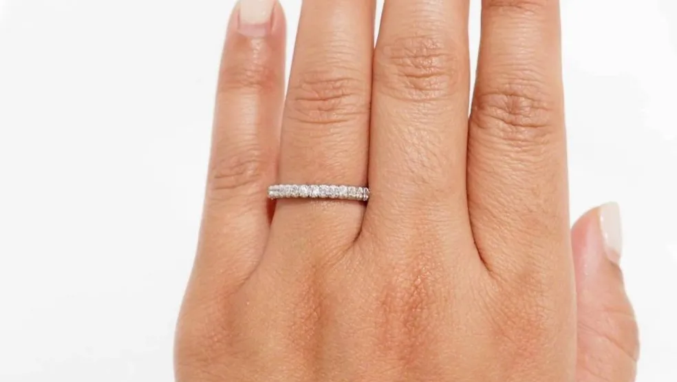 Alliance en or blanc et diamants 0,90ct