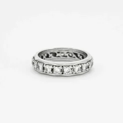 Alliance en or gris et diamants