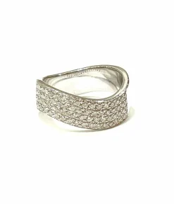 Alliance ondulée en or blanc et diamants