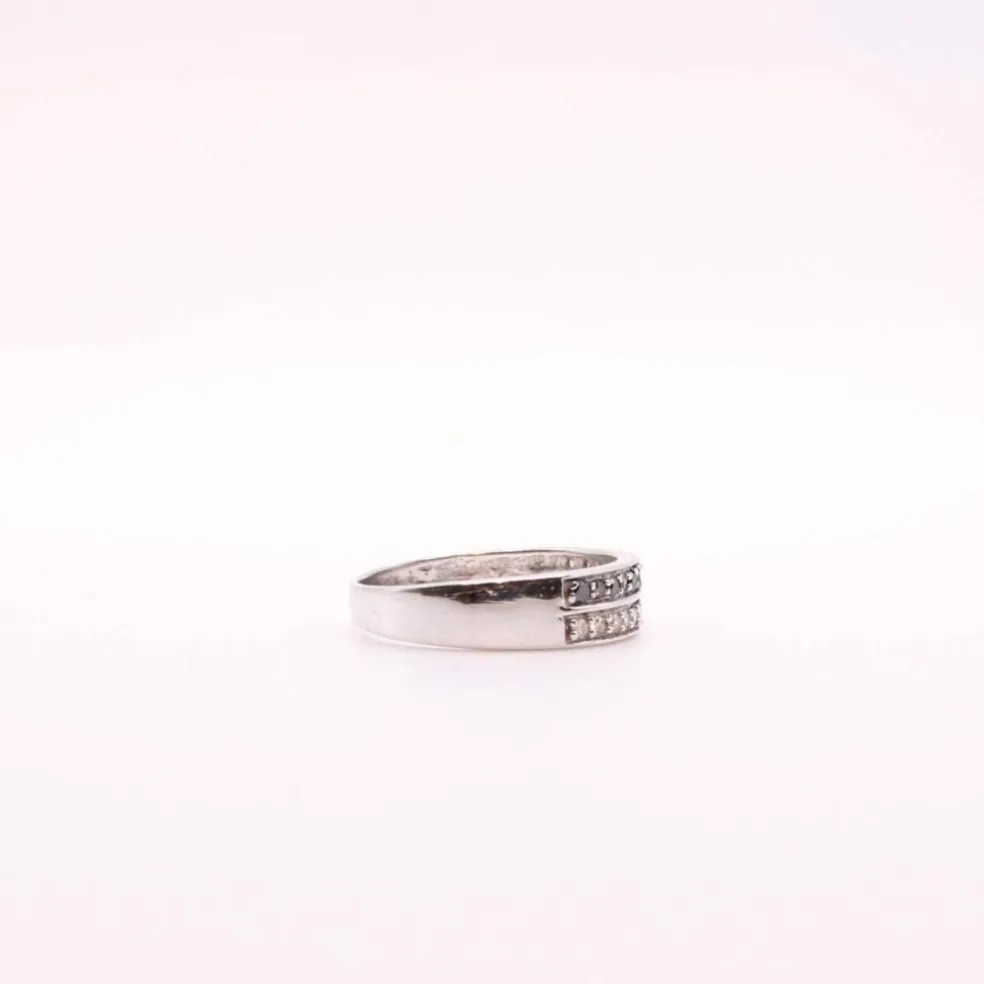 Alliance Or blanc Diamants blancs et noirs