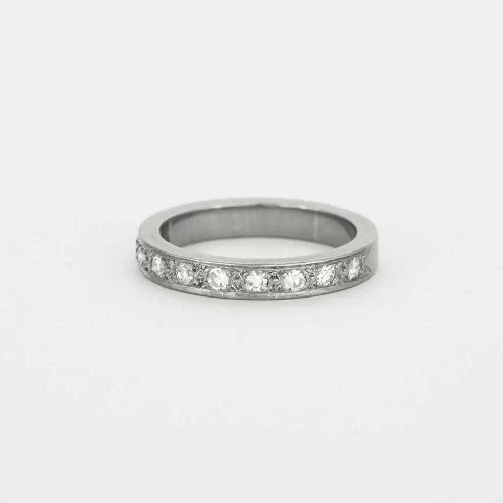 Alliance or gris ornée de diamants