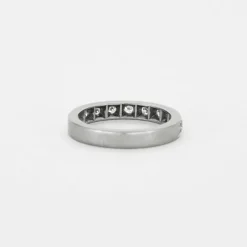 Alliance or gris ornée de diamants