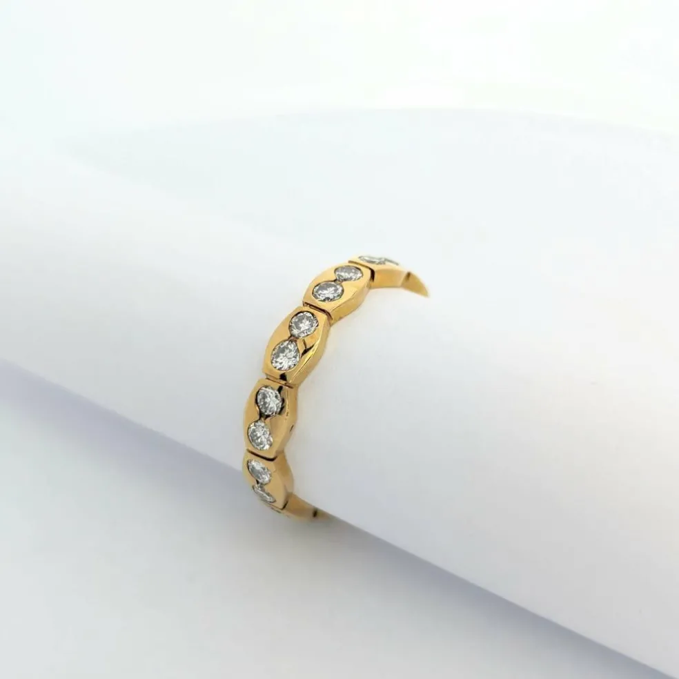 Alliance or jaune et diamants