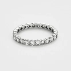 Alliance platine, or gris et diamants