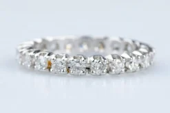 Alliance Éternité en Or Blanc et Diamants