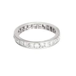 Alliance tour complet en or gris et diamants