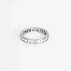 Alliance tour complet en or gris et diamants