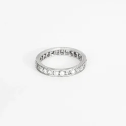 Alliance tour complet en or gris et diamants