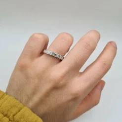 Alliance tour complet or blanc sertie de diamants princesses