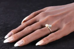 Amour historique : une bague Toi et Moi 1900