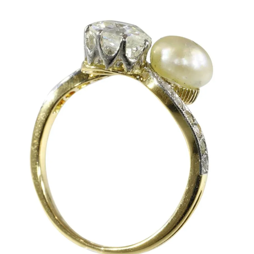 Amour historique : une bague Toi et Moi 1900
