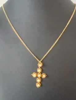 Ancienne croix en or et perles fines, XIXe siècle