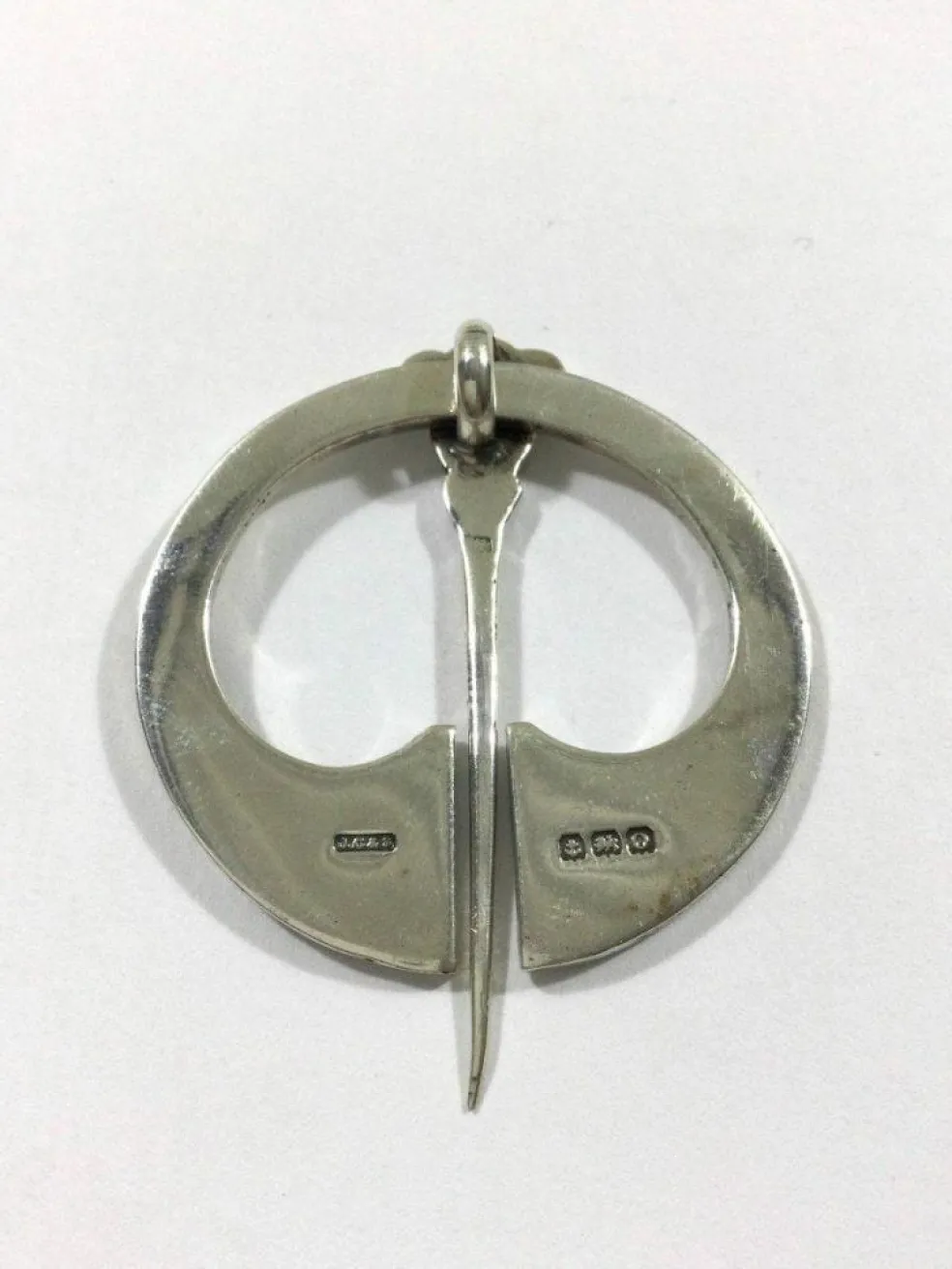 Angleterre - Fibule En Argent