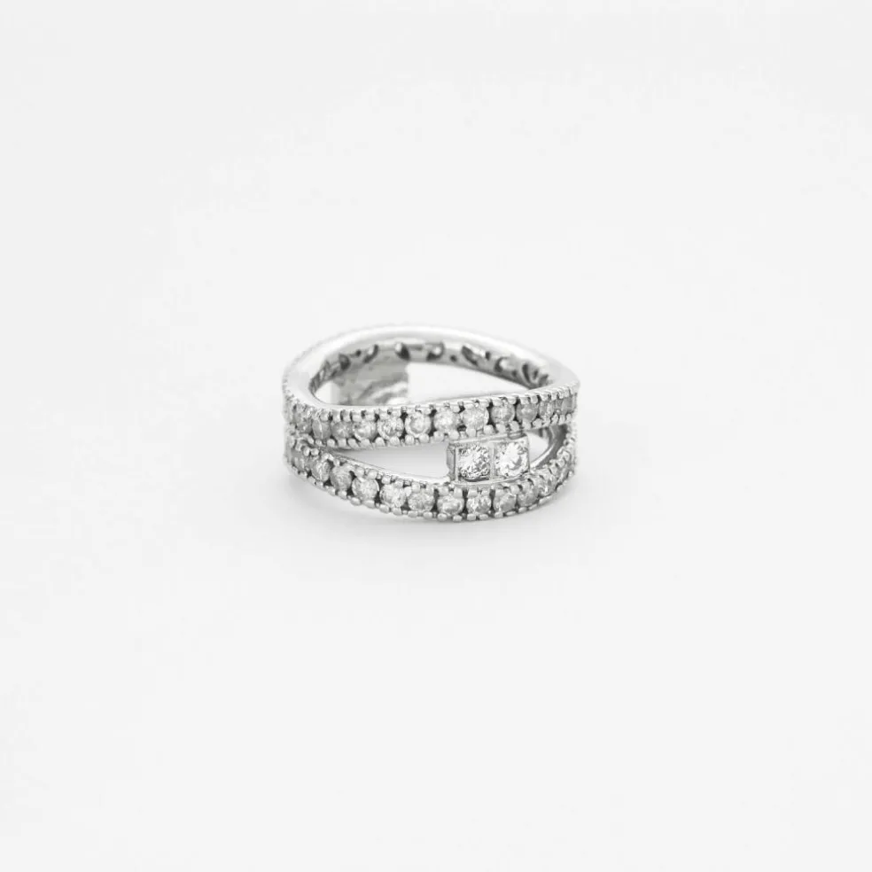 Anneau en or gris avec diamants