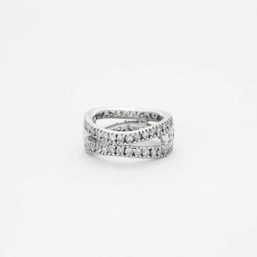 Anneau en or gris avec diamants