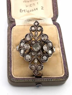 Anneau en or jaune et argent avec diamants de coupe rose couronne