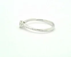 Anneau solitaire pavé or blanc