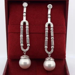 ART DÉCO' - BOUCLES D'OREILLES EN PLATINE - PERLES NATURELLES ET DIAMANTS