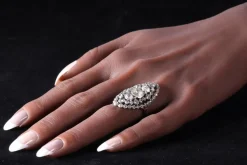 Artisanat victorien : une bague en or et diamants d'allure royale