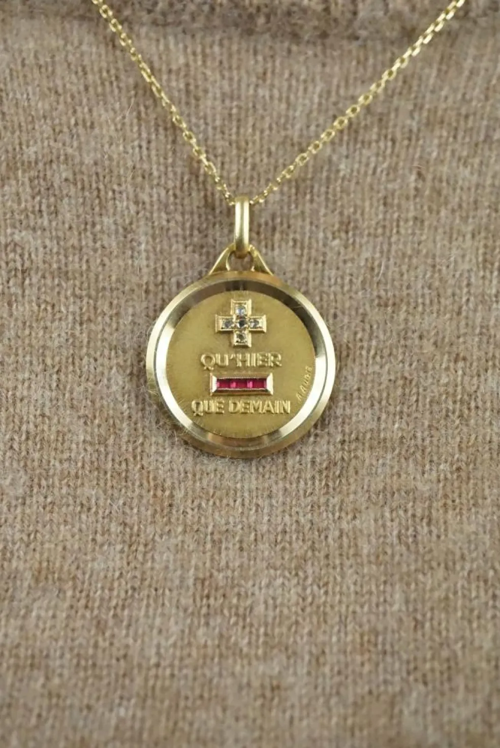 AUGIS - Médaille grand format Plus qu'Hier Moins que Demain