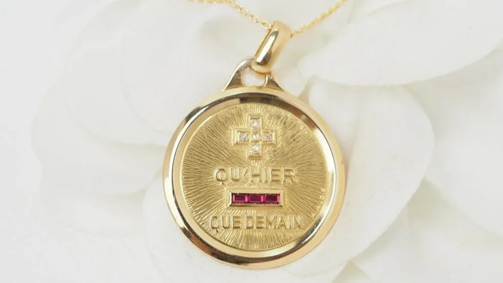 AUGIS - Collier médaille d'amour Or jaune Diamants